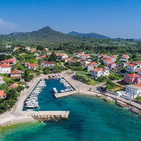 With Parking Space - 15613 Apartment Ugljan