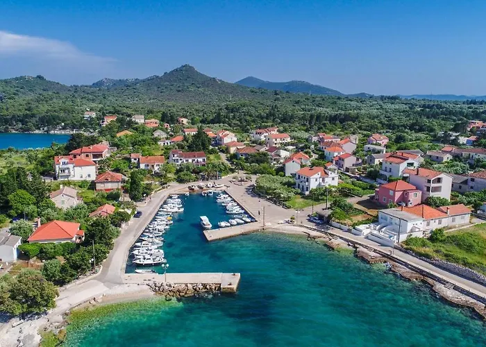 With Parking Space - 15613 Apartman Ugljan